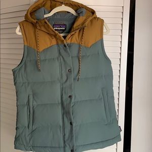 Patagonia puffer vest with interior print